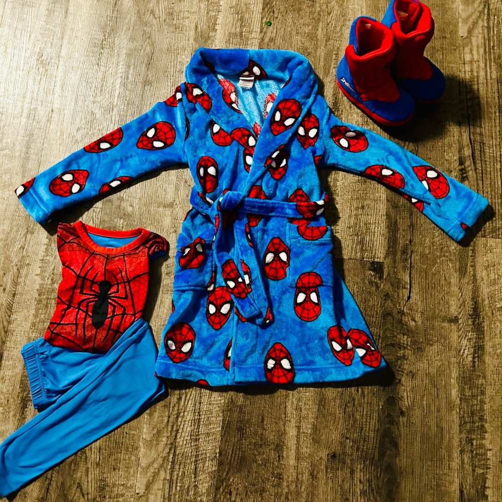 Marvel spider man pjs, robe, &booty slippers, boys 5(6yrs